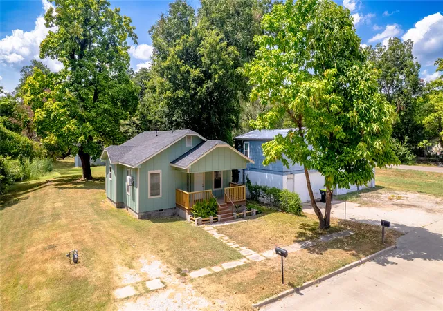 Photo 3 of Single family home for sale at 325 N Cherry, Ada, OK 74820 | MLS# 2630279 | Listing updated on 2026-08-20