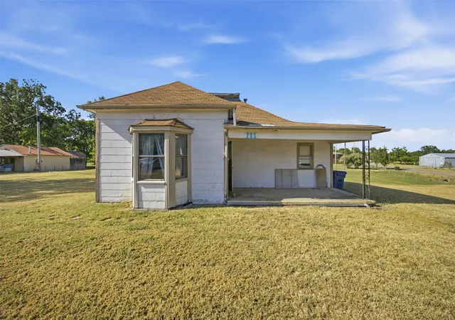 Photo 1 of Single family home for sale at 201 W Madison, Mc Alester, OK 74501 | MLS# 2630306 | Listing updated on 2026-08-20