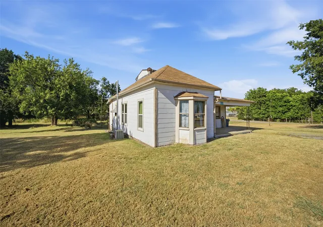 Photo 2 of Single family home for sale at 201 W Madison, Mc Alester, OK 74501 | MLS# 2630306 | Listing updated on 2026-08-20