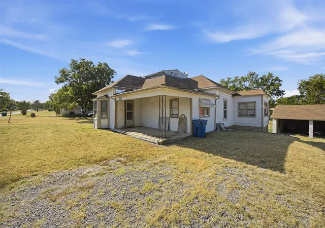 Photo 3 of Single family home for sale at 201 W Madison, Mc Alester, OK 74501 | MLS# 2630306 | Listing updated on 2026-08-20