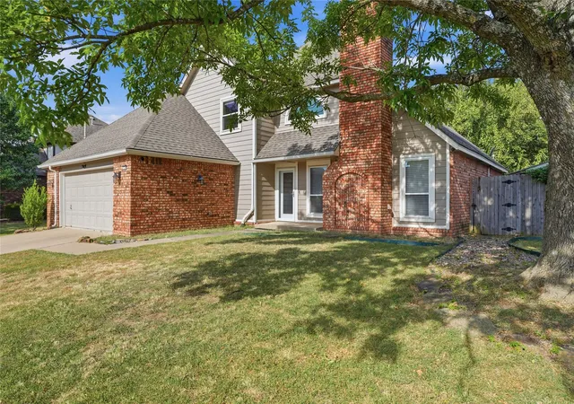 Photo 3 of Sale Pending at 7724 S Hudson Ave, Tulsa, OK 74136 | MLS# 2630328 | Listing updated on 2026-08-25