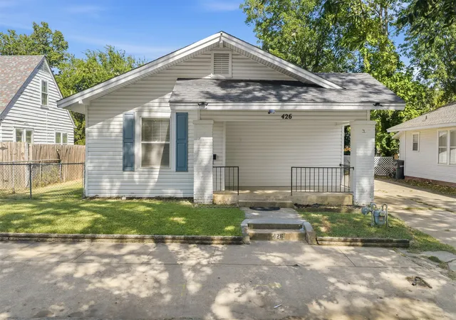 1st image of 426 H St Sw, Ardmore, OK 73401 | MLS# 2630248