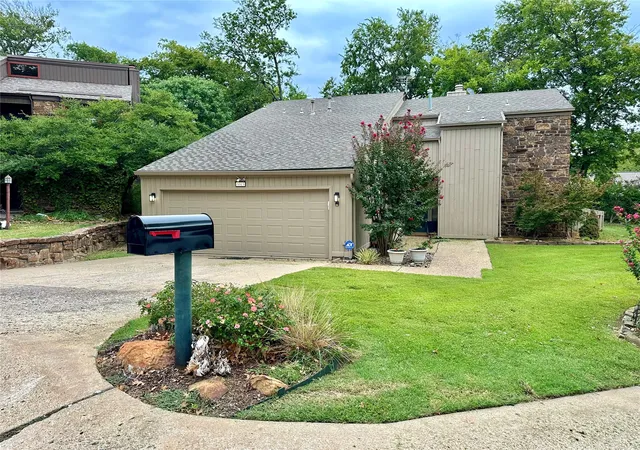 Condo for sale at 3313 E 68Th Pl #6, Tulsa, OK 74136 | MLS# 2630359