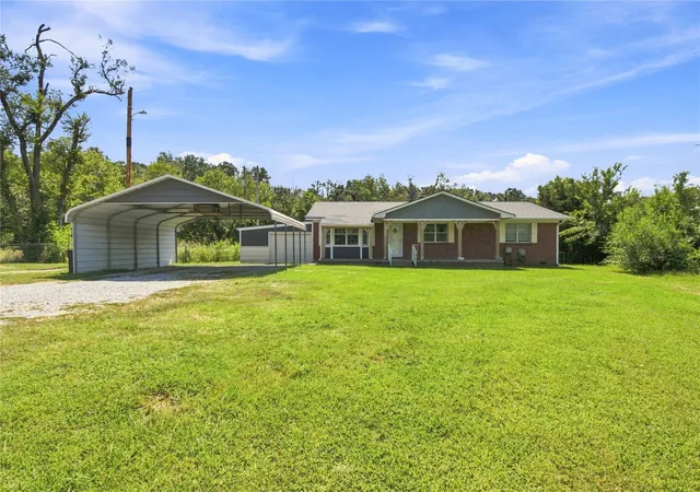 Photo 1 of Single family home for sale at 2424 N State Hwy 82, Salina, OK 74365 | MLS# 2630199 | Listing updated on 2026-10-01