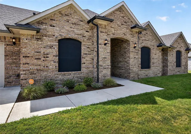Photo 3 of Single family home for sale at 98 Rancho Sol, Durant, OK 74701 | MLS# 2630344 | Listing updated on 2026-08-20