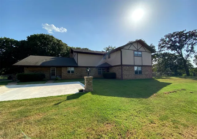 Photo 3 of Single family home for sale at 330 N Lakewood Ranchette Rd, Mead, OK 73449 | MLS# 2629204 | Listing updated on 2026-08-20