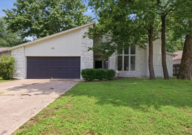 Photo 1 of Single family home for sale at 9225 S 91st East Ave, Tulsa, OK 74133 | MLS# 2630058 | Listing updated on 2026-08-20