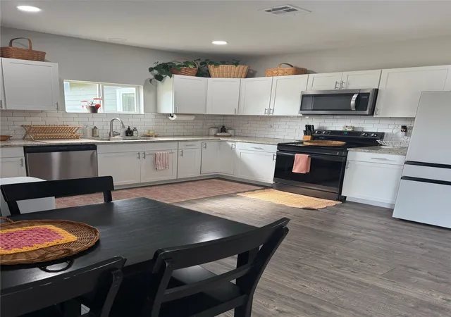 Photo 3 of Single family home for sale at 36947 W Hwy 33 Hwy, Mannford, OK 74044 | MLS# 2628743 | Listing updated on 2026-08-24