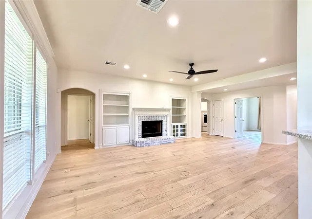 Photo 3 of Sale Pending at 105 S Laurel Ave, Broken Arrow, OK 74012 | MLS# 2630167 | Listing updated on 2026-10-06