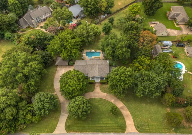 2nd image of 8242 E 114th St, Bixby, OK 74008 | MLS# 2630445
