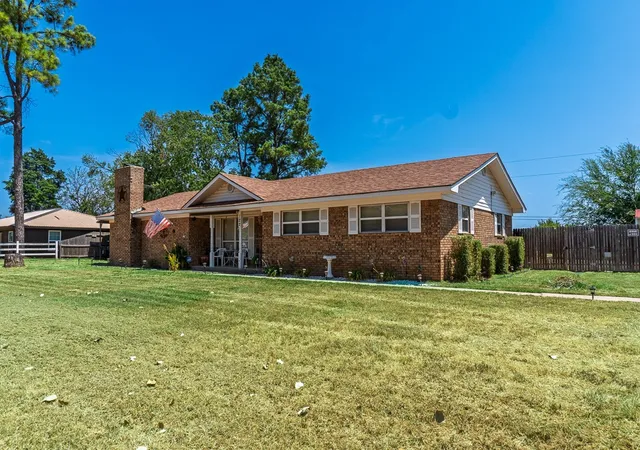 2nd image of 122 Hummingbird Cir, Colbert, OK 74733 | MLS# 2630071