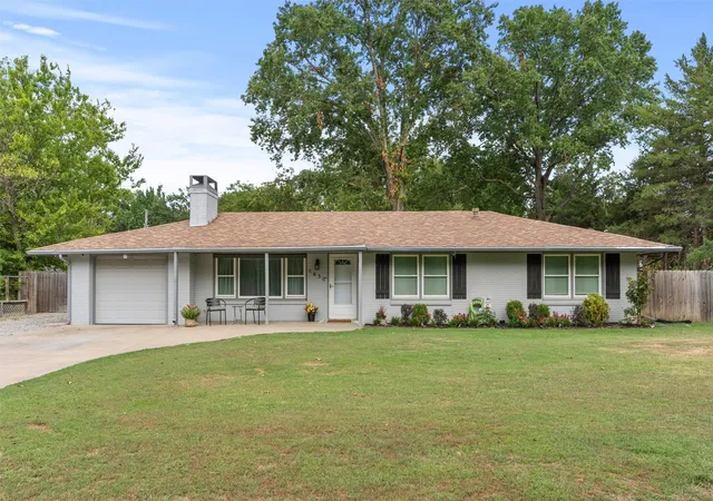 Photo 1 of Sale Pending at 1630 East Dr, Bartlesville, OK 74006 | MLS# 2630368 | Listing updated on 2026-08-28