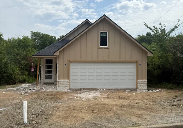 Photo 2 of Single family home for sale at 2521 N Cheyenne Ave, Tulsa, OK 74106 | MLS# 2630000 | Listing updated on 2026-08-20