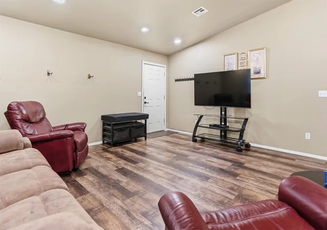 Photo 3 of Single family home for sale at 9989 Polecat Ave, Kingston, OK 73439 | MLS# 2630478 | Listing updated on 2026-10-07