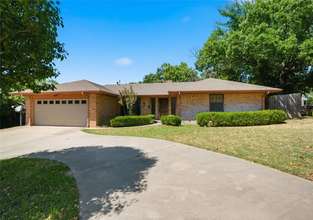 1st image of 2516 Timber Terrace, Ada, OK 74820 | MLS# 2630461
