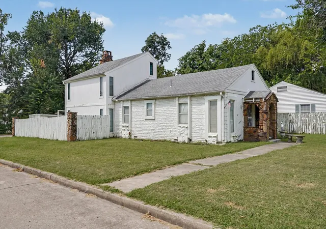 Photo 1 of Sale Pending at 3548 E 29th Street, Tulsa, OK 74114 | MLS# 2630451 | Listing updated on 2026-09-25