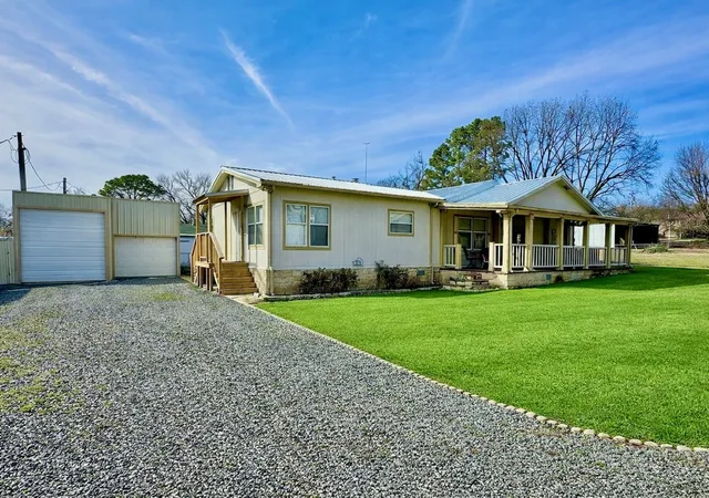 Photo 2 of Manufactured home for sale at 3943 Surf Rd, Kingston, OK 73439 | MLS# 2630516 | Listing updated on 2026-08-20