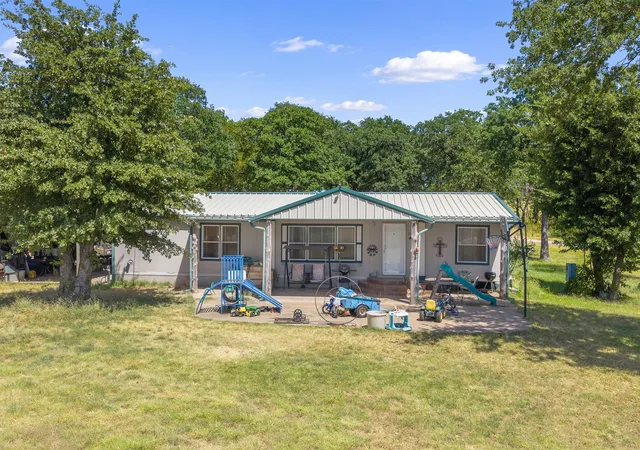 Photo 1 of Manufactured home for sale at 19137 Old Santa Fe Trl, Thackerville, OK 73459 | MLS# 2630412 | Listing updated on 2026-09-28
