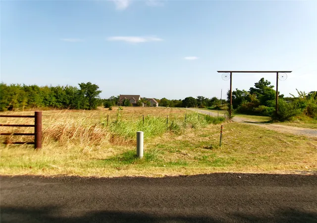 Photo 2 of Single family home for sale at 1125 Shady Grv Rd, Mc Alester, OK 74501 | MLS# 2630548 | Listing updated on 2026-08-20