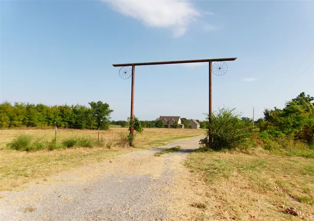 Photo 3 of Single family home for sale at 1125 Shady Grv Rd, Mc Alester, OK 74501 | MLS# 2630548 | Listing updated on 2026-08-20