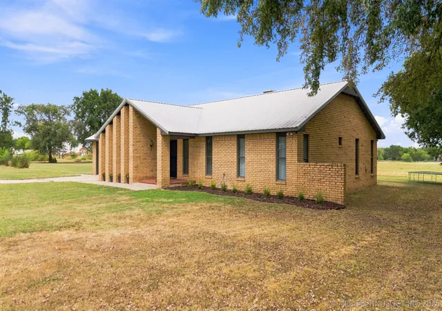 Photo 3 of Sale Pending at 12123 S 4090 Road, Oologah, OK 74053 | MLS# 2630553 | Listing updated on 2026-08-21