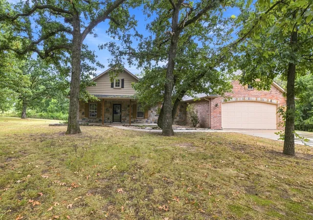 Photo 1 of Sale Pending at 11912 Hickory Ln, Claremore, OK 74017 | MLS# 2630398 | Listing updated on 2026-08-20