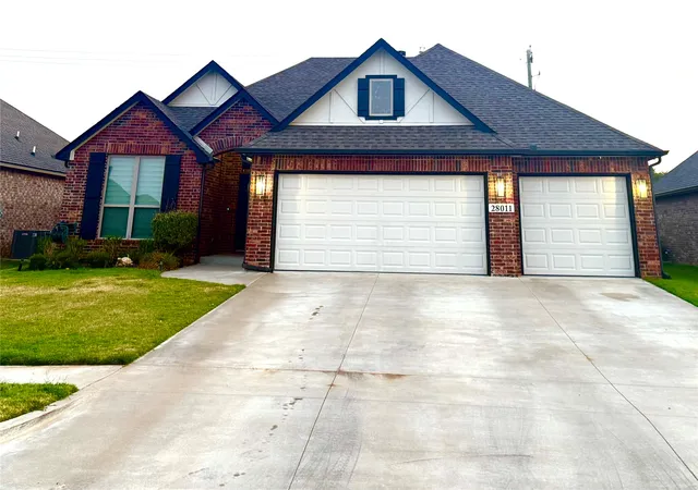 Photo 3 of Single family home for sale at 28011 E 107th Street S, Coweta, OK 74429 | MLS# 2630582 | Listing updated on 2026-08-28