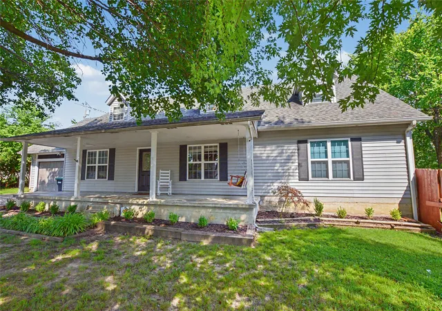 Photo 3 of Single family home for sale at 508 Covington Pl, Tahlequah, OK 74464 | MLS# 2630597 | Listing updated on 2026-08-20