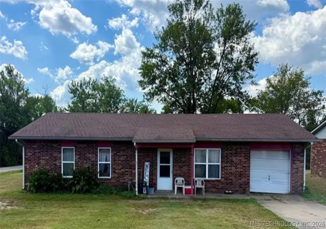 Photo 1 of Single family home for sale at 815 E Tutt St, Henryetta, OK 74437 | MLS# 2630643 | Listing updated on 2026-08-21