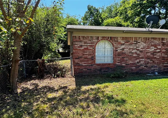 Photo 3 of Sale Pending at 11552 E 27th Court, Tulsa, OK 74129 | MLS# 2630577 | Listing updated on 2026-08-21