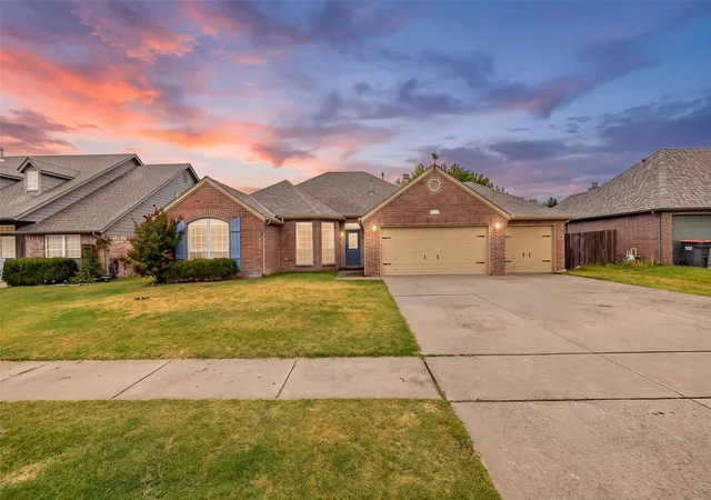 Photo 1 of Sale Pending at 3945 S 217th East Ave, Broken Arrow, OK 74014 | MLS# 2630479 | Listing updated on 2026-08-24