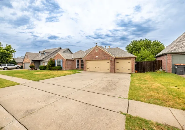 Photo 2 of Sale Pending at 3945 S 217th East Ave, Broken Arrow, OK 74014 | MLS# 2630479 | Listing updated on 2026-08-24