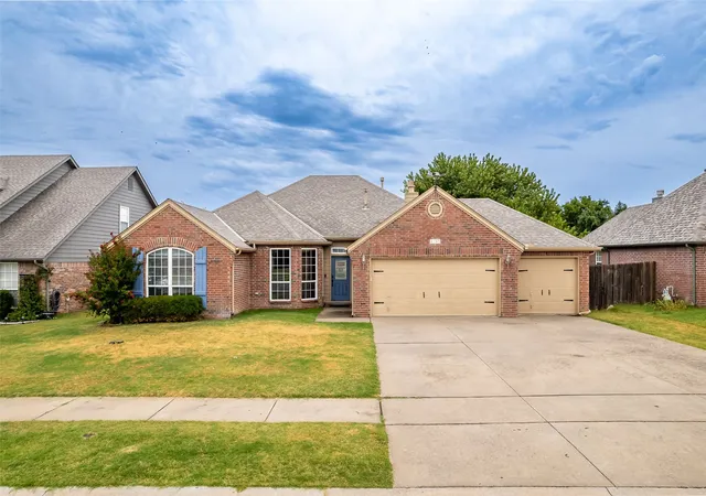 Photo 3 of Sale Pending at 3945 S 217th East Ave, Broken Arrow, OK 74014 | MLS# 2630479 | Listing updated on 2026-08-24