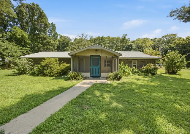Photo 1 of Single family home for sale at 33 House St, Eufaula, OK 74432 | MLS# 2626039 | Listing updated on 2026-08-21