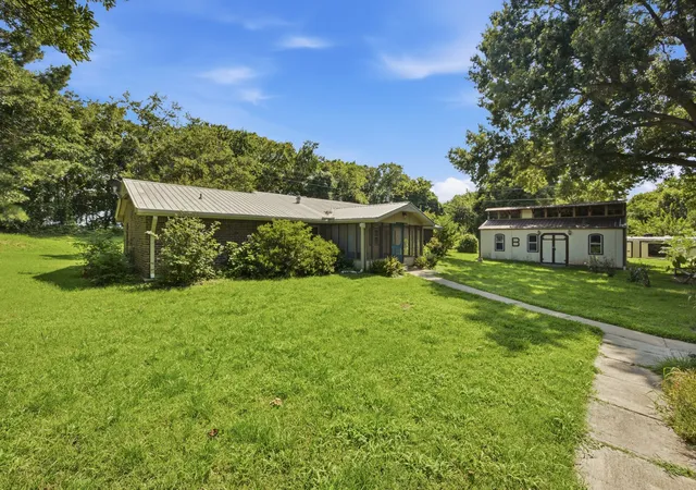 Photo 2 of Single family home for sale at 33 House St, Eufaula, OK 74432 | MLS# 2626039 | Listing updated on 2026-08-21