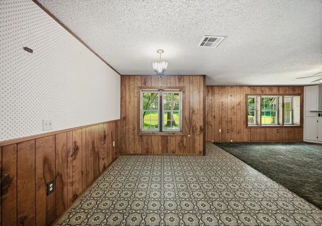 Photo 4 of Single family home for sale at 33 House St, Eufaula, OK 74432 | MLS# 2626039 | Listing updated on 2026-08-21