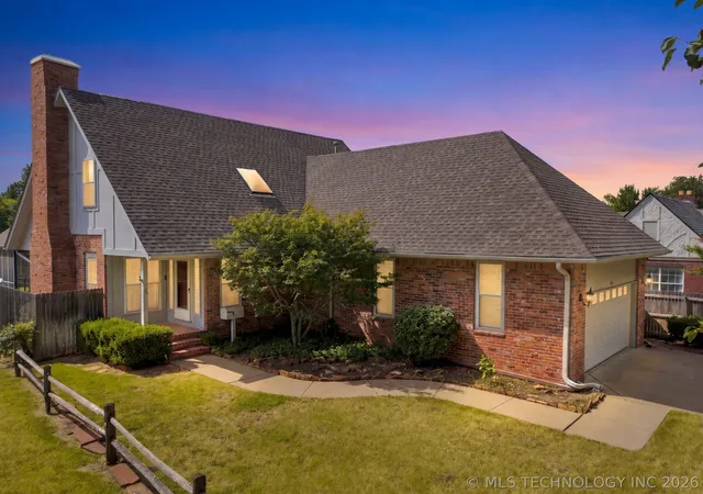 Photo 1 of Sale Pending at 1620 S Florence Pl, Tulsa, OK 74104 | MLS# 2630420 | Listing updated on 2026-08-22