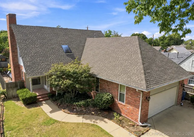 Photo 3 of Sale Pending at 1620 S Florence Pl, Tulsa, OK 74104 | MLS# 2630420 | Listing updated on 2026-08-22