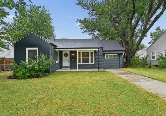 Photo 1 of Sale Pending at 1424 S Erie Ave, Tulsa, OK 74112 | MLS# 2630631 | Listing updated on 2026-08-24