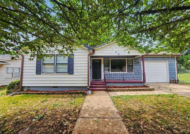Photo 1 of Single family home for sale at 1100 S State Ave, Tahlequah, OK 74464 | MLS# 2630758 | Listing updated on 2026-08-23
