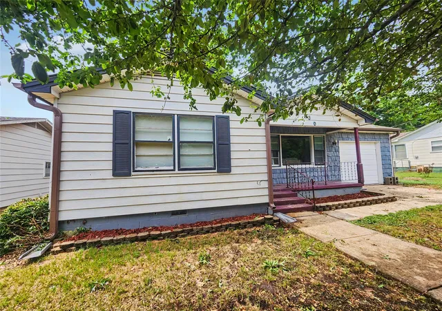 Photo 3 of Single family home for sale at 1100 S State Ave, Tahlequah, OK 74464 | MLS# 2630758 | Listing updated on 2026-08-23