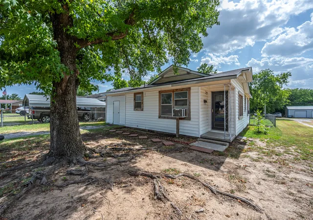 Photo 1 of Sale Pending at 507 North 2nd, Davis, OK 73030 | MLS# 2630566 | Listing updated on 2026-09-25