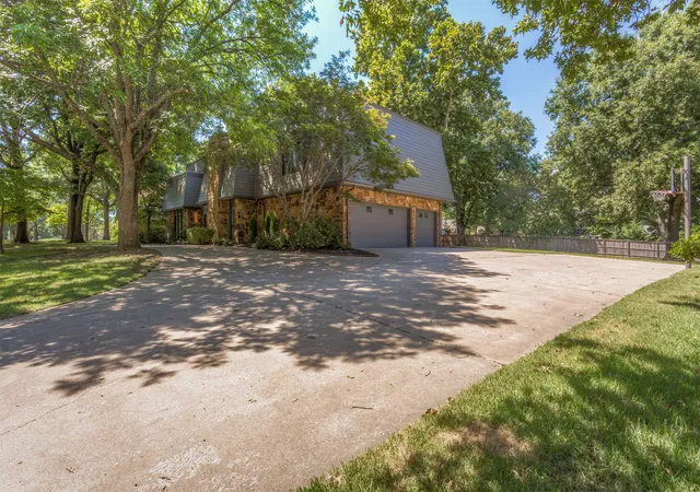 Photo 3 of Sale Pending at 10958 S Richmond Ave, Tulsa, OK 74137 | MLS# 2630662 | Listing updated on 2026-08-24