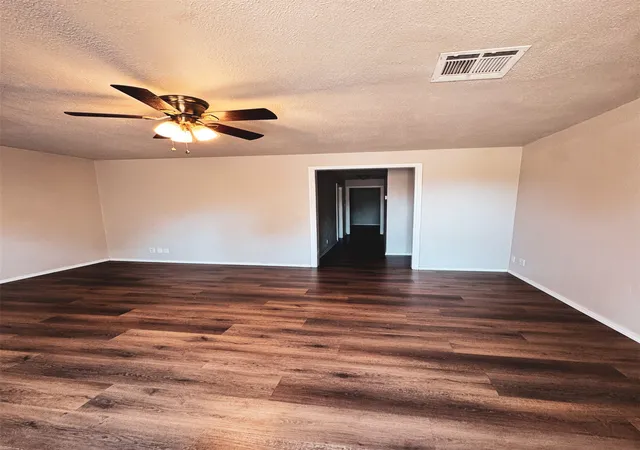Photo 4 of Single family home for sale at 1422 Baltimore St, Durant, OK 74701 | MLS# 2630840 | Listing updated on 2026-10-02