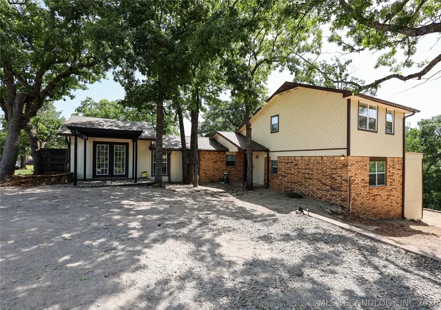 Photo 1 of Single family home for sale at 3850 Broken Arrow, Sulphur, OK 73086 | MLS# 2630381 | Listing updated on 2026-08-21