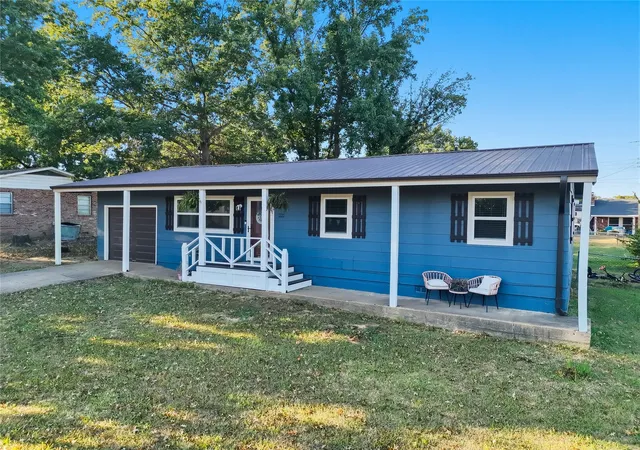 Photo 1 of Single family home for sale at 321 Mockingbird, Sallisaw, OK 74955 | MLS# 2630877 | Listing updated on 2026-08-21