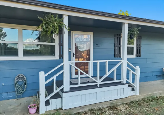 Photo 3 of Single family home for sale at 321 Mockingbird, Sallisaw, OK 74955 | MLS# 2630877 | Listing updated on 2026-08-21