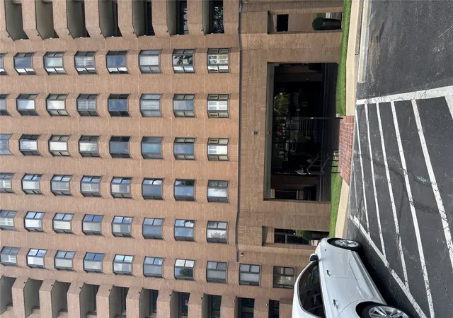 Photo 1 of Sale Pending at 2121 S Yorktown Ave #502, Tulsa, OK 74114 | MLS# 2630648 | Listing updated on 2026-08-21