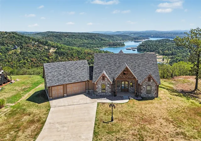 Photo 2 of Single family home for sale at 17595 Spring Hl Ln, Park Hill, OK 74451 | MLS# 2630853 | Listing updated on 2026-08-23