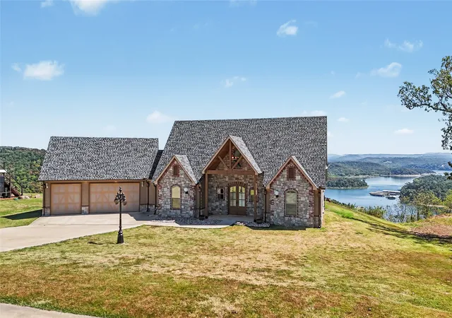 Photo 3 of Single family home for sale at 17595 Spring Hl Ln, Park Hill, OK 74451 | MLS# 2630853 | Listing updated on 2026-08-23